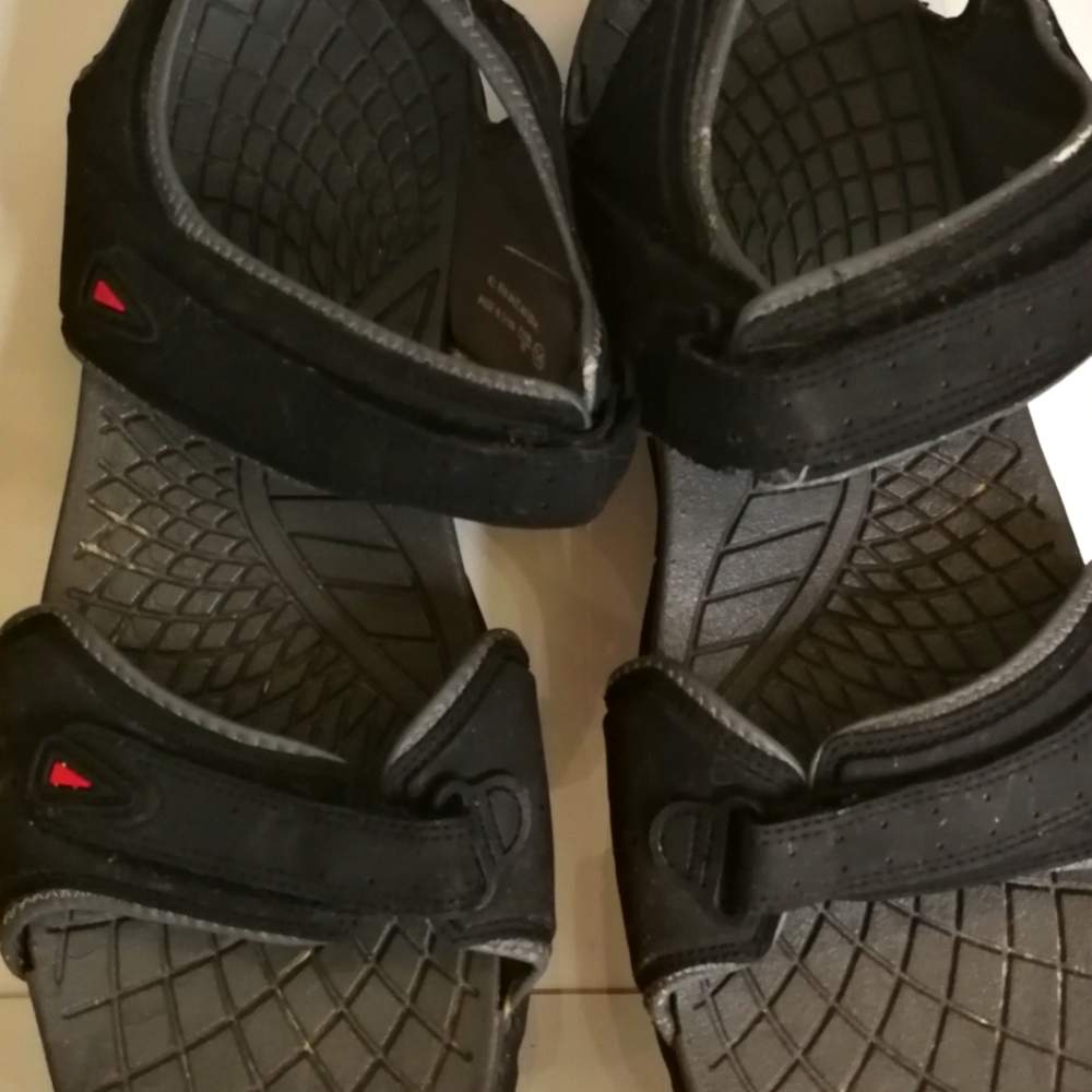 Size 14 Men's outdoor rugged sandals with velcro straps